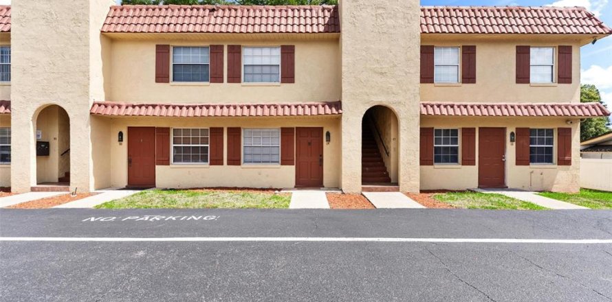 Condo à Leesburg, Floride, 1 chambre  № 2238326
