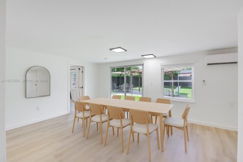 Villa ou maison à Fort Lauderdale, Floride 4 chambres, 142.33 m2 № 2033449