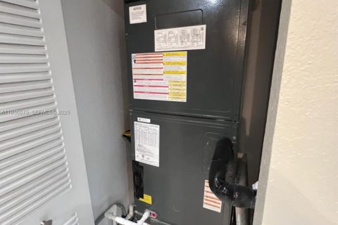 Townhouse in North Miami Beach, Florida 3 bedrooms, 105.07 sq.m. № 1994295 - photo 10