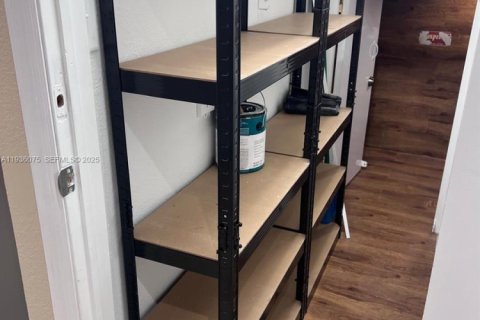 Townhouse in North Miami Beach, Florida 3 bedrooms, 105.07 sq.m. № 1994295 - photo 25