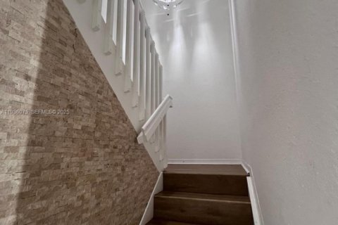 Townhouse in North Miami Beach, Florida 3 bedrooms, 105.07 sq.m. № 1994295 - photo 27