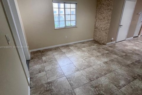 Townhouse in North Miami Beach, Florida 3 bedrooms, 105.07 sq.m. № 1994295 - photo 20