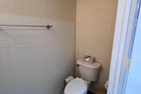 Townhouse in North Miami Beach, Florida 3 bedrooms, 105.07 sq.m. № 1994295 - photo 17