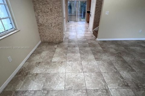 Townhouse in North Miami Beach, Florida 3 bedrooms, 105.07 sq.m. № 1994295 - photo 19