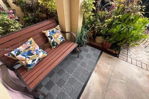 Townhouse in North Miami Beach, Florida 3 bedrooms, 105.07 sq.m. № 1994295 - photo 6