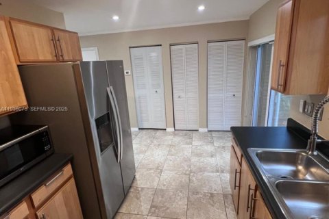 Townhouse in North Miami Beach, Florida 3 bedrooms, 105.07 sq.m. № 1994295 - photo 30