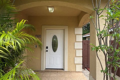 Casa en Miami, Florida 2 dormitorios, 252.23 m2 № 2056316