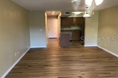 Townhouse in Ormond Beach, Florida 2 bedrooms, 66.15 sq.m. № 2202415 - photo 6