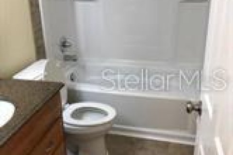 Townhouse in Ormond Beach, Florida 2 bedrooms, 66.15 sq.m. № 2202415 - photo 7