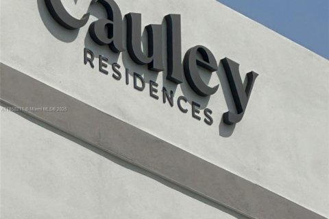 Apartamento en alquiler en Miami, Florida, 1 dormitorio № 1882379 - foto 1
