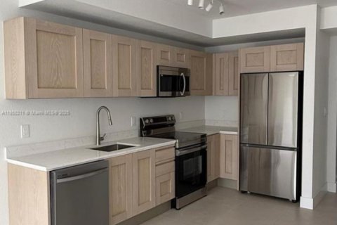 Apartamento en alquiler en Miami, Florida, 1 dormitorio № 1882379 - foto 3