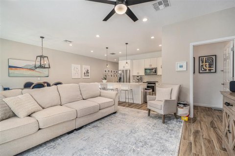 Touwnhouse à vendre à Tampa, Floride: 3 chambres, 188.59 m2 № 1908995 - photo 9