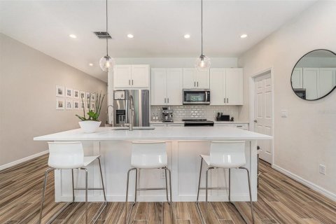 Touwnhouse à vendre à Tampa, Floride: 3 chambres, 188.59 m2 № 1908995 - photo 2