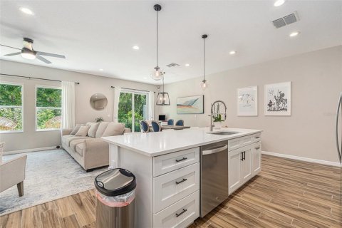 Touwnhouse à vendre à Tampa, Floride: 3 chambres, 188.59 m2 № 1908995 - photo 6