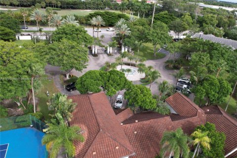 Condo in Doral, Florida, 1 bedroom  № 1931801 - photo 13