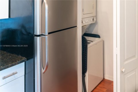 Condo in Doral, Florida, 1 bedroom  № 1931801 - photo 4