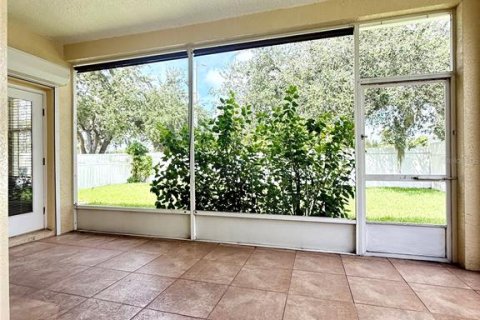 Villa ou maison à louer à Wesley Chapel, Floride: 2 chambres, 190.82 m2 № 1901674 - photo 5