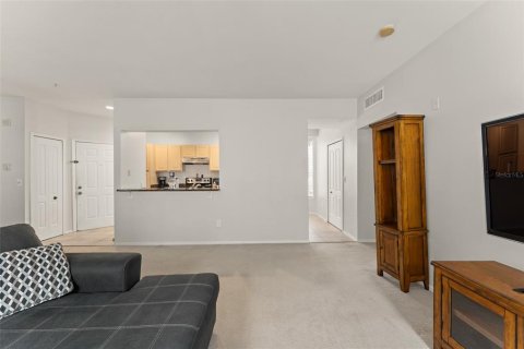 Condo in Longwood, Florida, 3 bedrooms  № 1813195 - photo 16