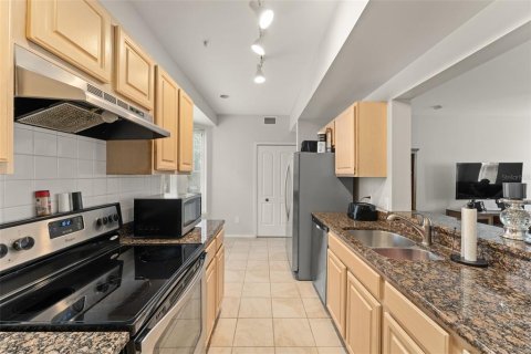 Condo in Longwood, Florida, 3 bedrooms  № 1813195 - photo 9