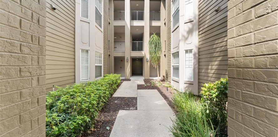 Condo in Longwood, Florida, 3 bedrooms № 1813195