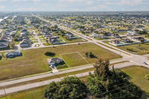 Land in Cape Coral, Florida № 1055819 - photo 12