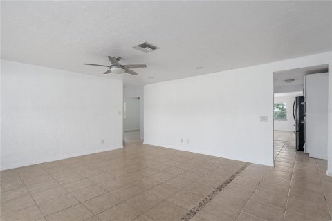 House in Bradenton, Florida 3 bedrooms, 152.92 sq.m. № 1854621 - photo 9