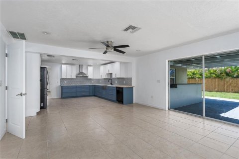 House in Bradenton, Florida 3 bedrooms, 152.92 sq.m. № 1854621 - photo 15