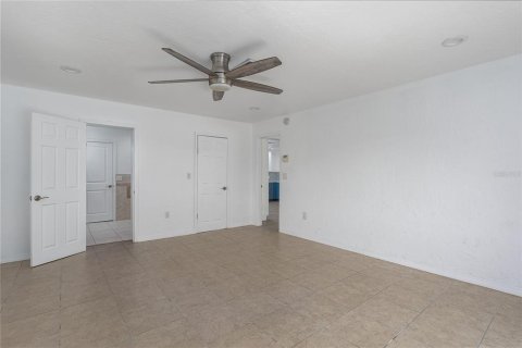 House in Bradenton, Florida 3 bedrooms, 152.92 sq.m. № 1854621 - photo 17