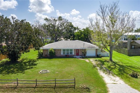 House in Bradenton, Florida 3 bedrooms, 152.92 sq.m. № 1854621 - photo 2