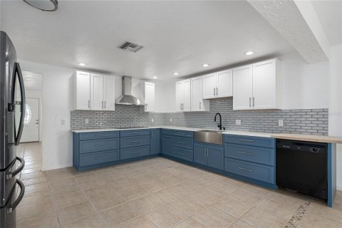 House in Bradenton, Florida 3 bedrooms, 152.92 sq.m. № 1854621 - photo 11