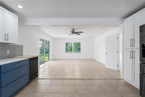 House in Bradenton, Florida 3 bedrooms, 152.92 sq.m. № 1854621 - photo 13