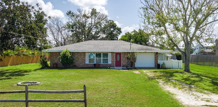 House in Bradenton, Florida 3 bedrooms, 152.92 sq.m. № 1854621