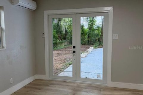 Villa ou maison à vendre à Brandon, Floride: 6 chambres, 222.97 m2 № 2401028 - photo 15