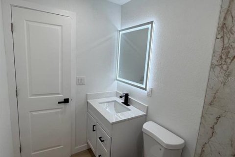 Villa ou maison à vendre à Brandon, Floride: 6 chambres, 222.97 m2 № 2401028 - photo 12