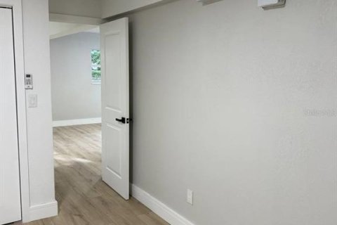 Villa ou maison à Brandon, Floride 6 chambres, 222.97 m2 № 2401028