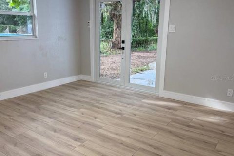 Villa ou maison à vendre à Brandon, Floride: 6 chambres, 222.97 m2 № 2401028 - photo 3