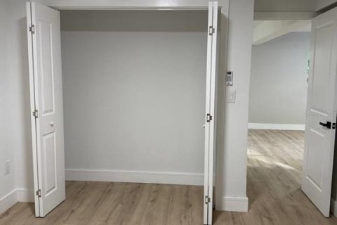Villa ou maison à vendre à Brandon, Floride: 6 chambres, 222.97 m2 № 2401028 - photo 5