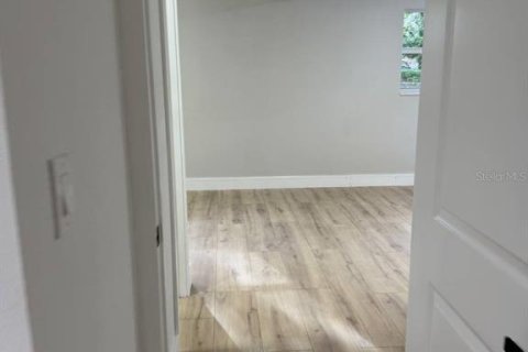 Villa ou maison à vendre à Brandon, Floride: 6 chambres, 222.97 m2 № 2401028 - photo 4