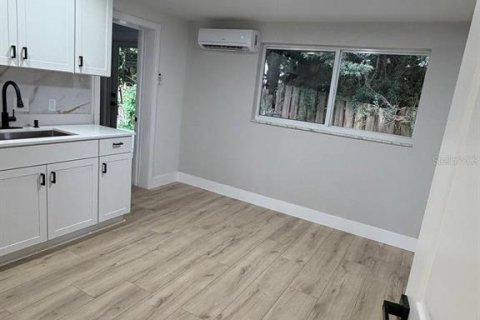 Villa ou maison à vendre à Brandon, Floride: 6 chambres, 222.97 m2 № 2401028 - photo 27