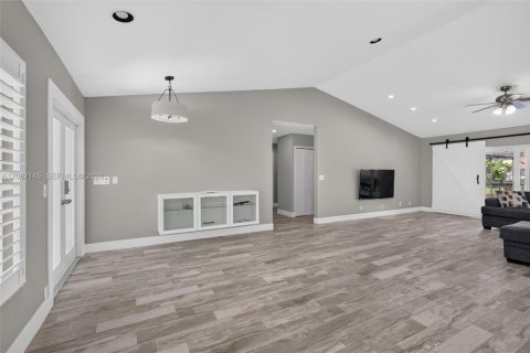 Villa ou maison à louer à Coral Springs, Floride: 4 chambres, 226.31 m2 № 2372244 - photo 20