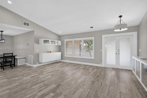Villa ou maison à louer à Coral Springs, Floride: 4 chambres, 226.31 m2 № 2372244 - photo 18