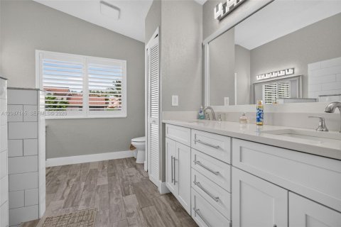 Villa ou maison à louer à Coral Springs, Floride: 4 chambres, 226.31 m2 № 2372244 - photo 27