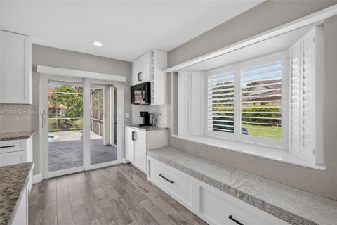 Villa ou maison à louer à Coral Springs, Floride: 4 chambres, 226.31 m2 № 2372244 - photo 13