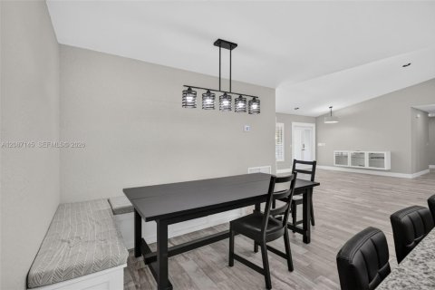 Villa ou maison à louer à Coral Springs, Floride: 4 chambres, 226.31 m2 № 2372244 - photo 14