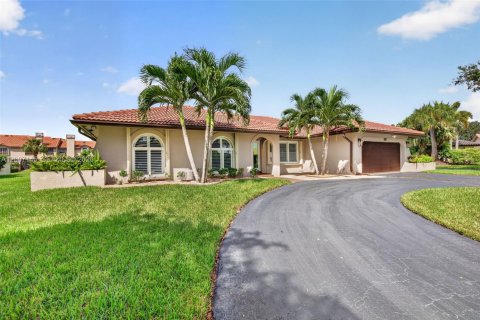 Villa ou maison à louer à Coral Springs, Floride: 4 chambres, 226.31 m2 № 2372244 - photo 2