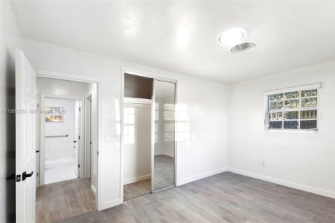 Villa ou maison à vendre à Miramar, Floride: 5 chambres, 156.82 m2 № 2025005 - photo 13