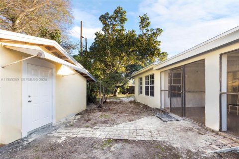 Villa ou maison à vendre à Miramar, Floride: 5 chambres, 156.82 m2 № 2025005 - photo 20