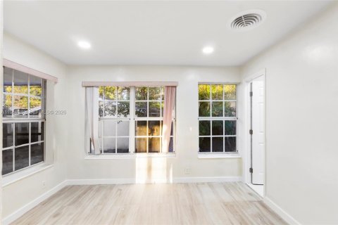 Villa ou maison à vendre à Miramar, Floride: 5 chambres, 156.82 m2 № 2025005 - photo 9