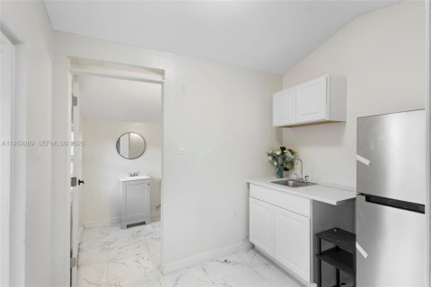 Villa ou maison à vendre à Miramar, Floride: 5 chambres, 156.82 m2 № 2025005 - photo 27