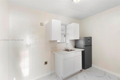 Villa ou maison à vendre à Miramar, Floride: 5 chambres, 156.82 m2 № 2025005 - photo 22